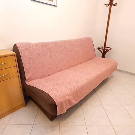 981