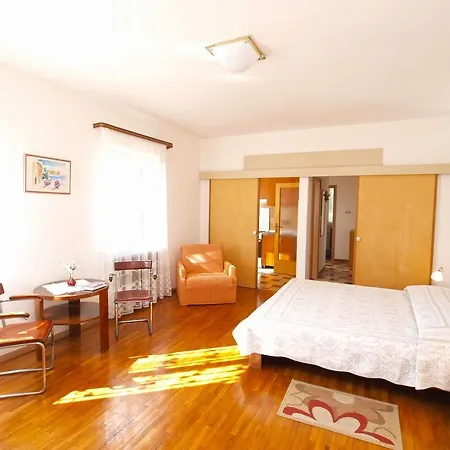 Apartment 981 *