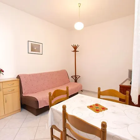 Apartment 981 Rabac